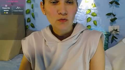 Snapshot of venus_swet chatting on 06.21.26 Catalina online show from 06.21.26