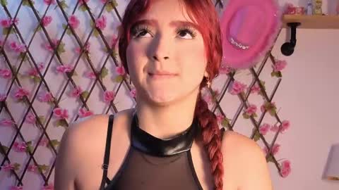 Snapshot of venus_velvett chatting on 05.31.26 venus_velvett online show from 05.31.26