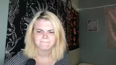 Snapshot of venusastar chatting on 09.09.25 Miss Venus online show from 09.09.25