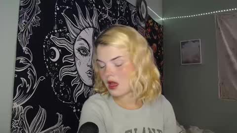 Snapshot of venusastar chatting on 09.27.25 Miss Venus online show from 09.27.25