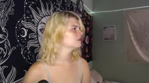 Snapshot of venusastar chatting on 09.27.25 Miss Venus online show from 09.27.25