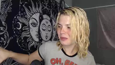 Snapshot of venusastar chatting on 09.29.25 Miss Venus online show from 09.29.25