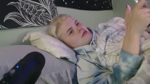 Snapshot of venusastar chatting on 10.06.25 Miss Venus online show from 10.06.25