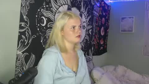 Snapshot of venusastar chatting on 10.07.25 Miss Venus online show from 10.07.25