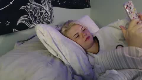 Snapshot of venusastar chatting on 10.13.25 Miss Venus online show from 10.13.25