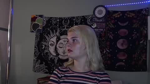 Snapshot of venusastar chatting on 10.14.25 Miss Venus online show from 10.14.25