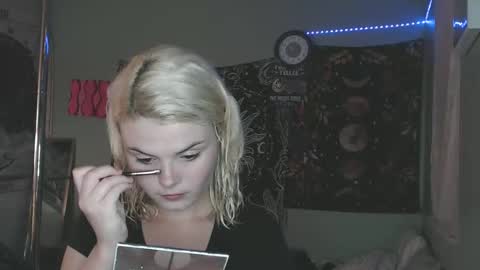 Snapshot of venusastar chatting on 10.21.25 Miss Venus online show from 10.21.25