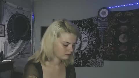 Snapshot of venusastar chatting on 10.23.25 Miss Venus online show from 10.23.25