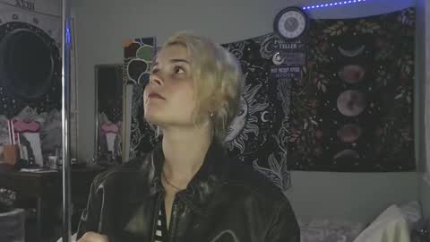 Snapshot of venusastar chatting on 10.30.25 Miss Venus online show from 10.30.25