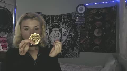 Snapshot of venusastar chatting on 11.04.25 Miss Venus online show from 11.04.25