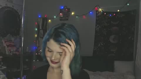 Snapshot of venusastar chatting on 12.21.25 Miss Venus online show from 12.21.25