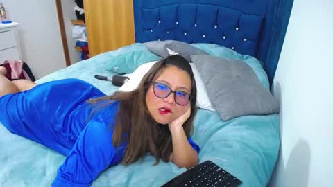 venushot1xx online show from 11.27.25