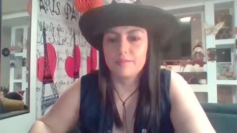 Snapshot of venusina07 chatting on 10.26.25 VENUSINA07 online show from 10.26.25