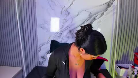Venusowen  online show from 05.13.26