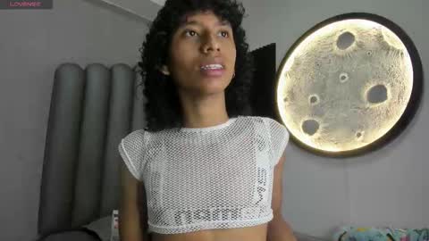 venuss_03 online show from 10.17.25