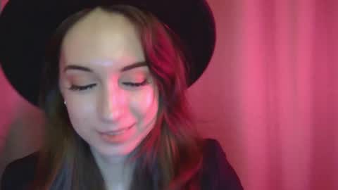 Una online show from 11.05.25