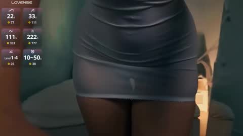 Snapshot of veronica_blush chatting on 10.21.25 VERONICA FOLLOW ME online show from 10.21.25