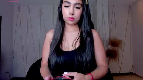 Snapshot of veronicablue1 chatting on 11.20.25 Vero online show from 11.20.25