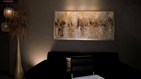 Snapshot of veronicablue1 chatting on 12.04.25 Vero online show from 12.04.25