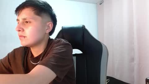 Snapshot of veronicaelite16 chatting on 10.18.25 Veronica Clark online show from 10.18.25