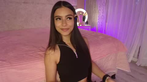 Snapshot of veronicamartin_ chatting on 10.27.25 Vero online show from 10.27.25