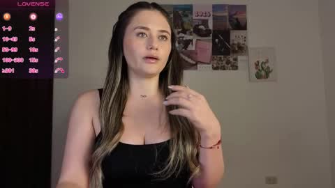 Snapshot of veronika__winslow_ chatting on 03.01.26 Vero online show from 03.01.26