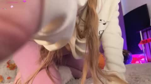 Snapshot of veronikaav chatting on 11.06.25 VeronikaAV online show from 11.06.25