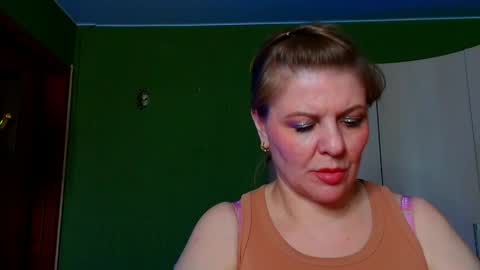 Snapshot of veronikawgold chatting on 05.05.26 VeronikawGold online show from 05.05.26