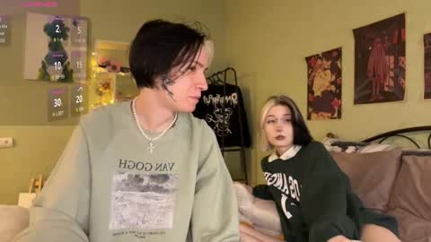 veryraretwins online show from 10.23.25