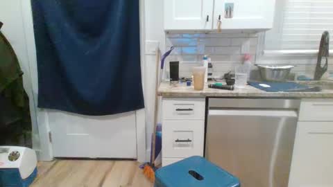 verysmallpeni online show from 02.06.25