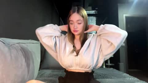 Esta online show from 11.24.25