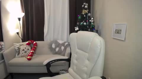 Snapshot of vestawoody chatting on 11.30.25 vestawoody online show from 11.30.25