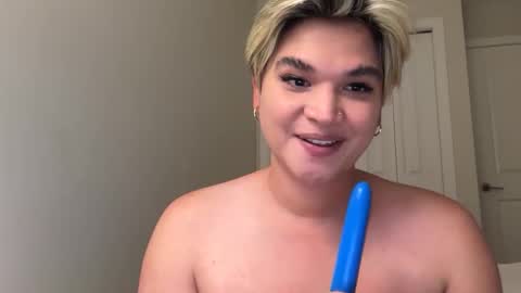 Snapshot of vfem chatting on 12.14.25 vfem online show from 12.14.25