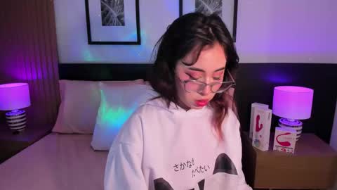 Snapshot of vi_anaya chatting on 10.17.25 Anaya online show from 10.17.25
