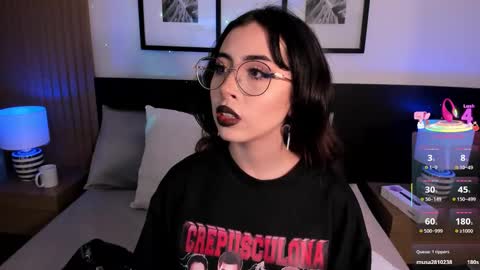 Snapshot of vi_anaya chatting on 11.02.25 Anaya online show from 11.02.25