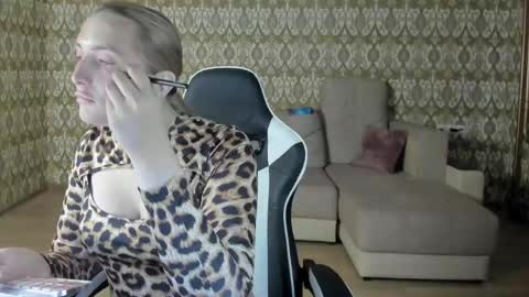 Snapshot of vi_luxxxy chatting on 05.07.26 vi_luxxxy online show from 05.07.26
