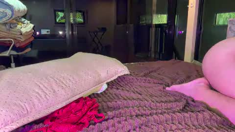 via_olala online show from 11.12.25