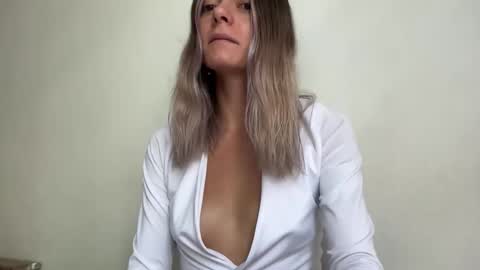 Snapshot of viajemos chatting on 03.11.26 papichulo y mamichula online show from 03.11.26