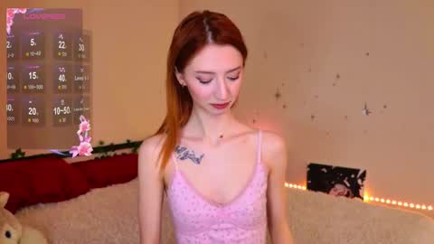 Snapshot of viaress chatting on 12.18.25 VIARESS online show from 12.18.25