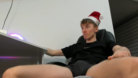 Snapshot of vibemygirl chatting on 12.26.24 vibemygirl online show from 12.26.24