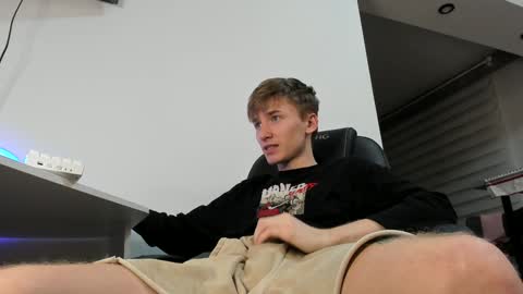 Snapshot of vibemygirl chatting on 01.16.25 vibemygirl online show from 01.16.25