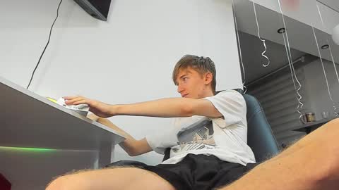 Snapshot of vibemygirl chatting on 02.06.25 vibemygirl online show from 02.06.25