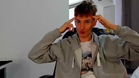 Snapshot of vibemygirl chatting on 03.11.25 vibemygirl online show from 03.11.25