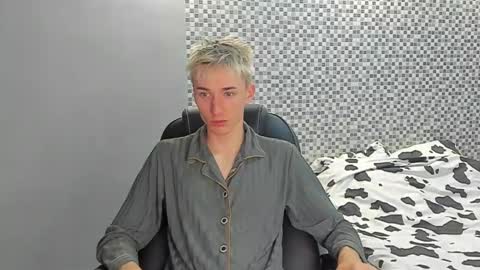 Snapshot of vibemygirl chatting on 09.16.25 vibemygirl online show from 09.16.25