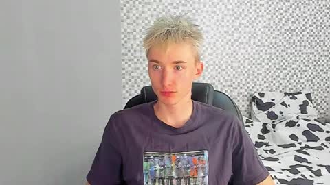 Snapshot of vibemygirl chatting on 09.17.25 vibemygirl online show from 09.17.25