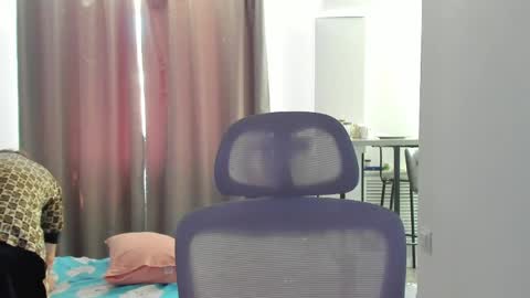 Snapshot of vibemygirl chatting on 04.29.26 vibemygirl online show from 04.29.26