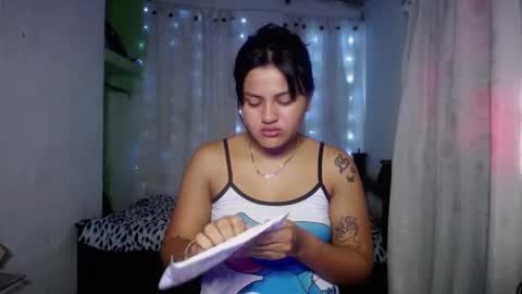 Snapshot of vic_nahomic chatting on 11.01.25 vic_nahomic online show from 11.01.25