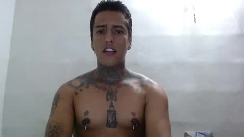 Snapshot of vicctorzc chatting on 02.15.26 Victor cardenas online show from 02.15.26