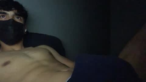 Snapshot of vicente24milf chatting on 11.11.25 vicente online show from 11.11.25