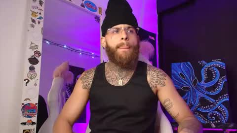 Snapshot of vickingcock7 chatting on 12.17.25 vickingcock7 online show from 12.17.25